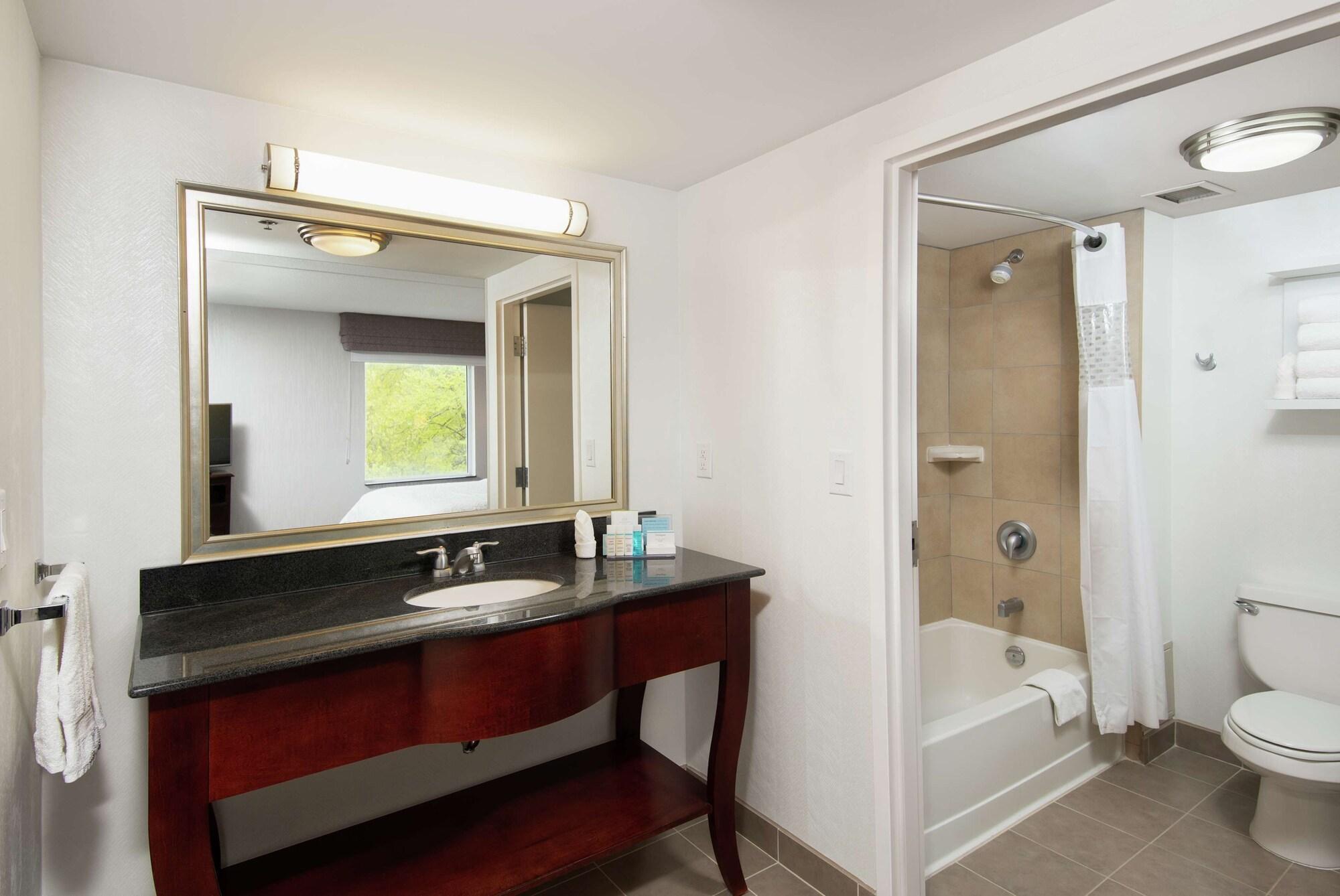 Hampton Inn & Suites By Hilton Barrie Exterior foto